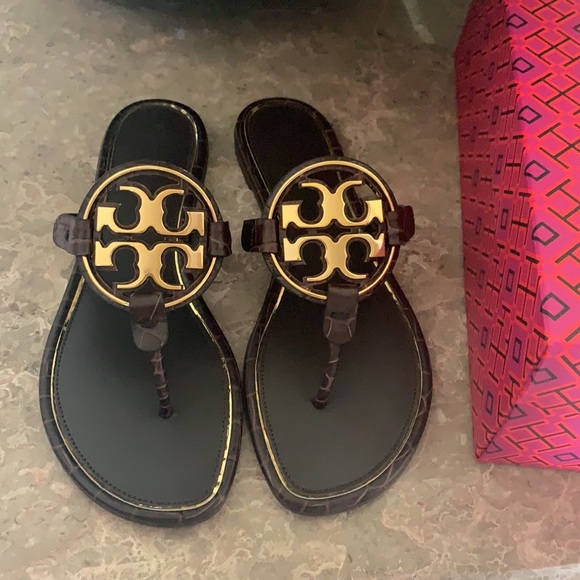 Brand new Tory Burch sandal - Picture 3 of 8